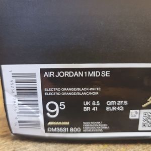 AIR JORDAN 1 MID